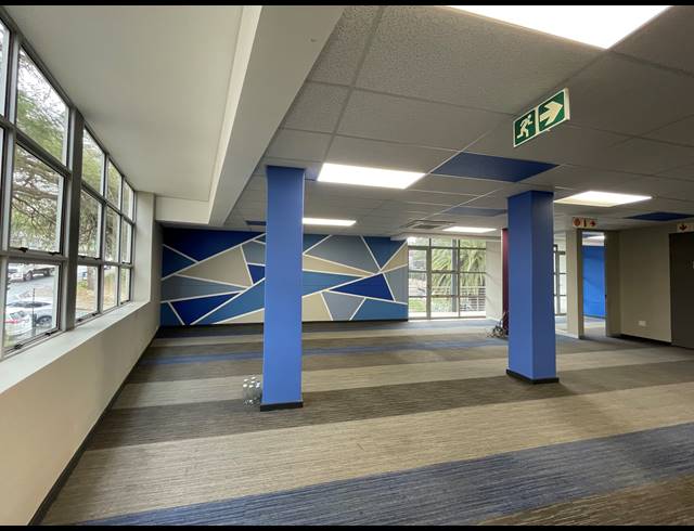 358M² OFFICE FOR SALE IN LYME PARK